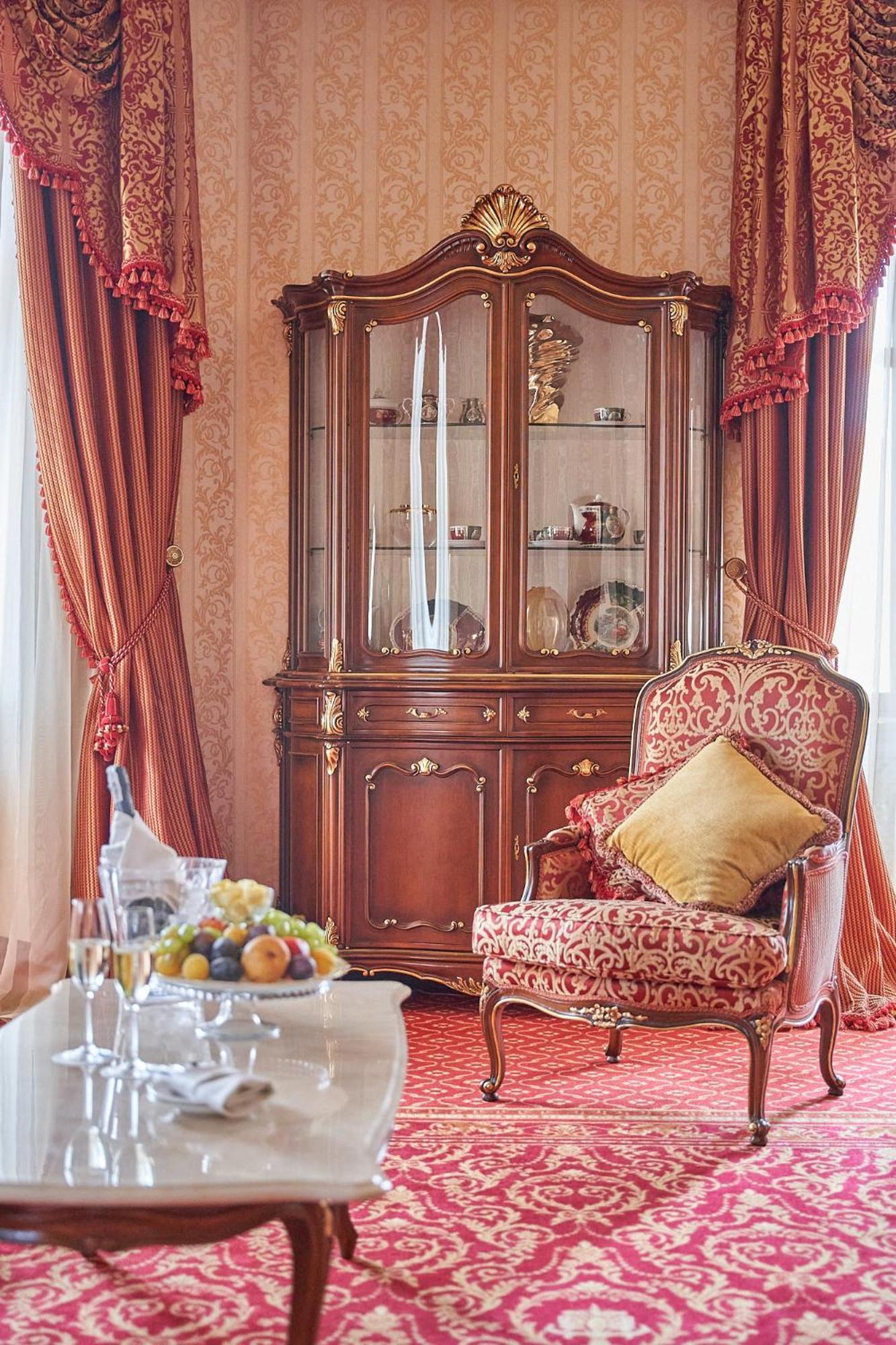 Bristol Hotel 5*