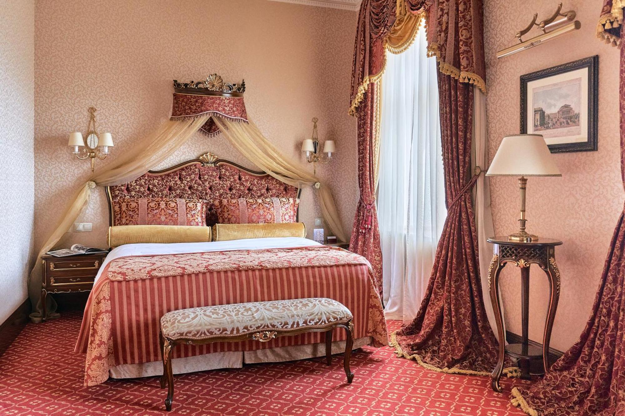 Hotel Bristol