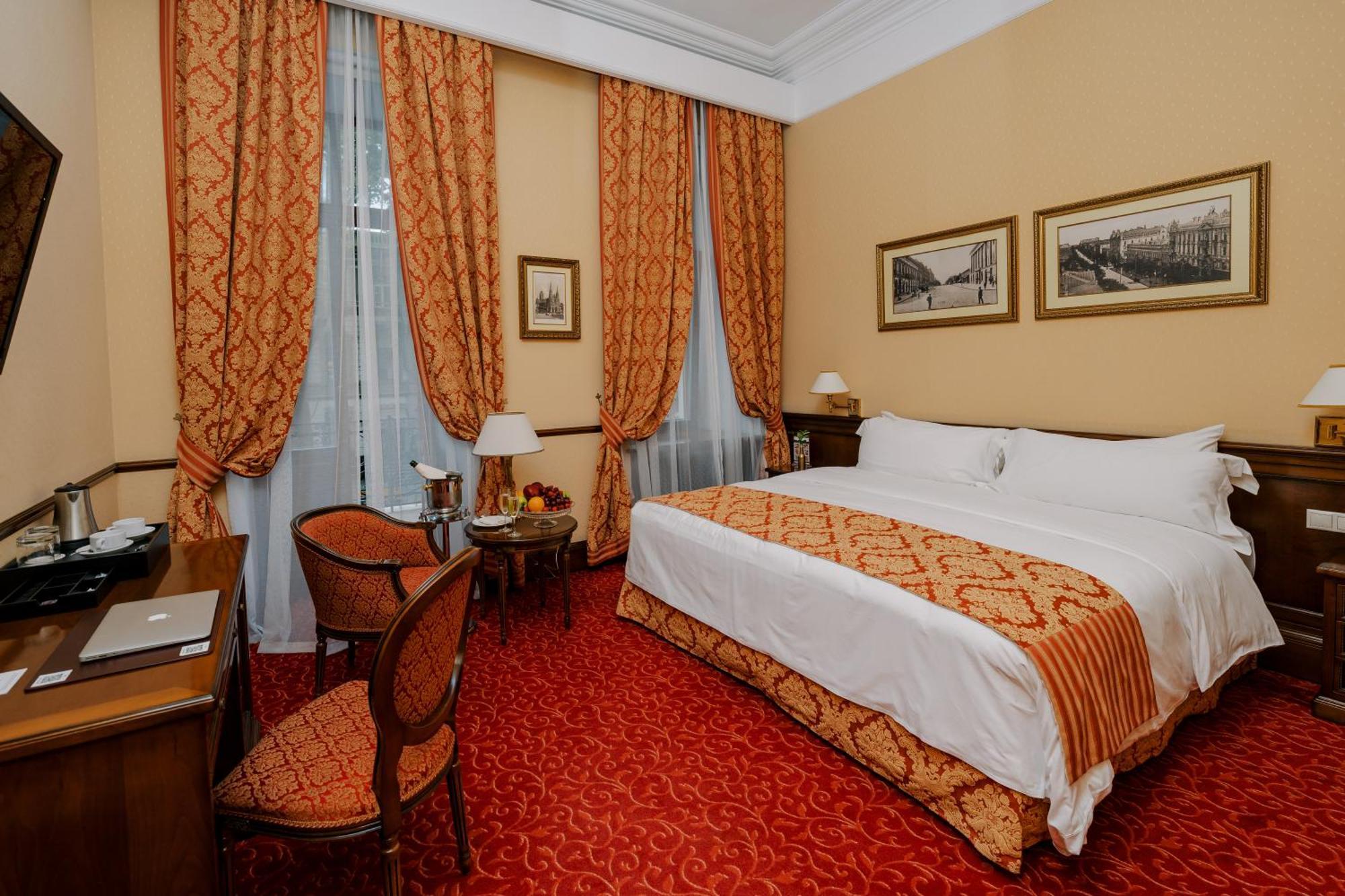 Bristol Hotel 5*