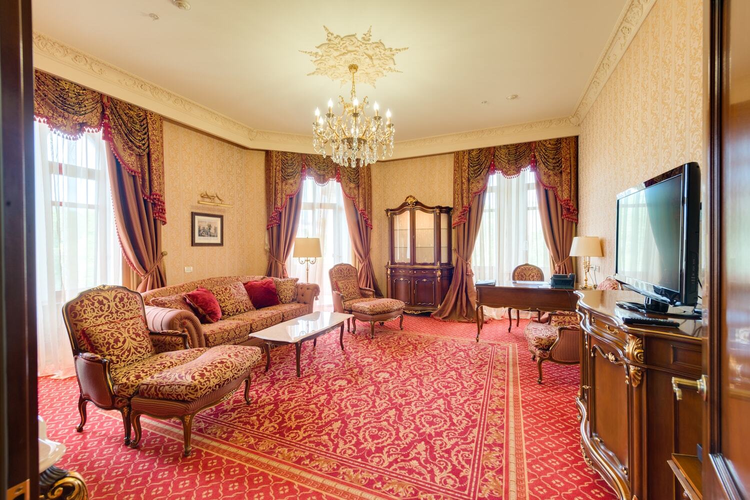 Bristol Hotel 5*