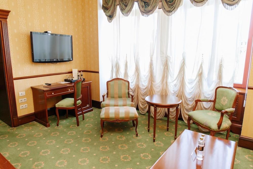 Hotel Bristol 5*