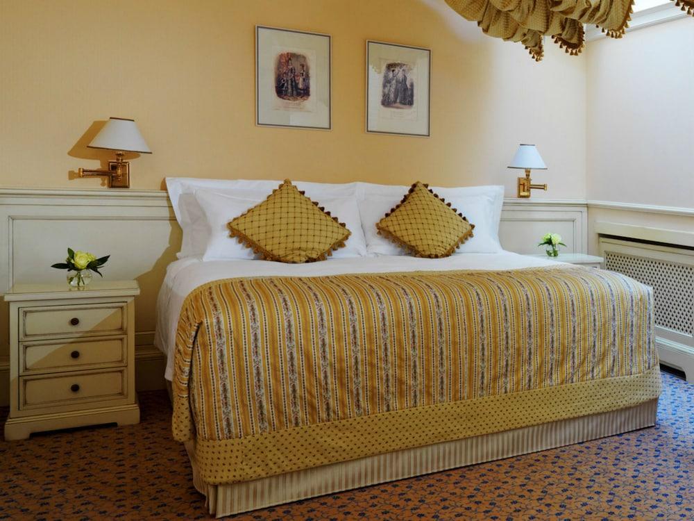 Hotel Bristol